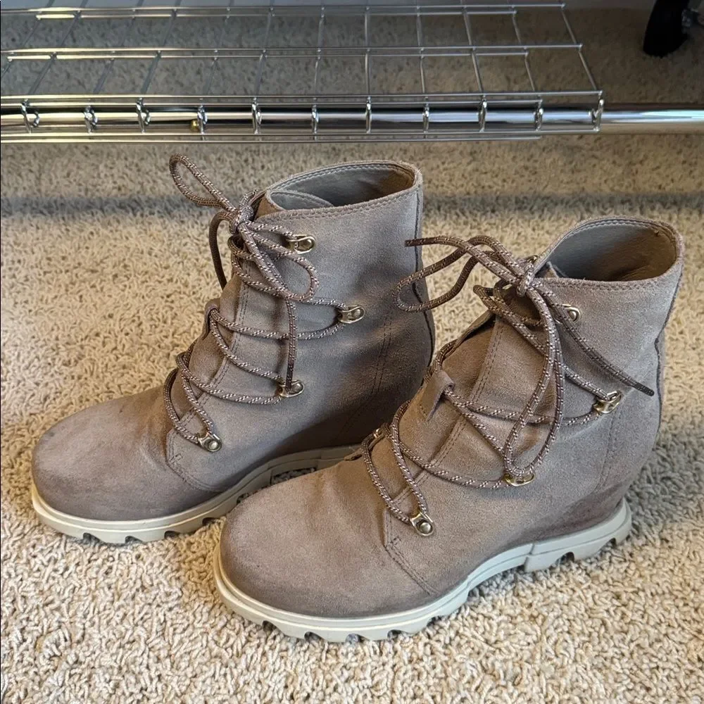 Sorel Joan of Arctic Mid Lace Wedge Omega Taupe Chalk 9